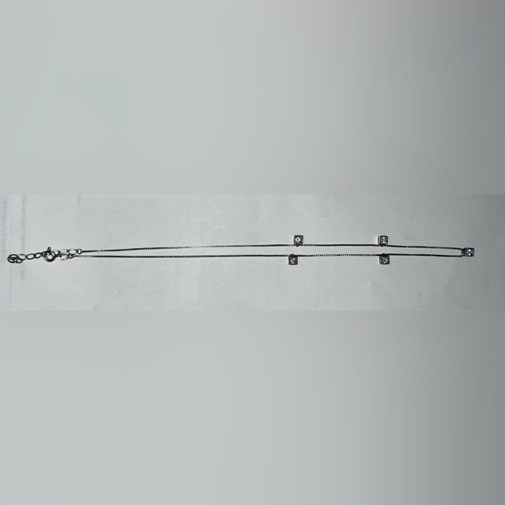 Elegant Silver Necklace with Crystal Accents